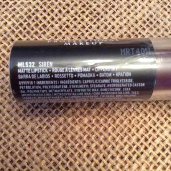 New NYX Matte Lipstick “Siren” - Picture 5 of 6